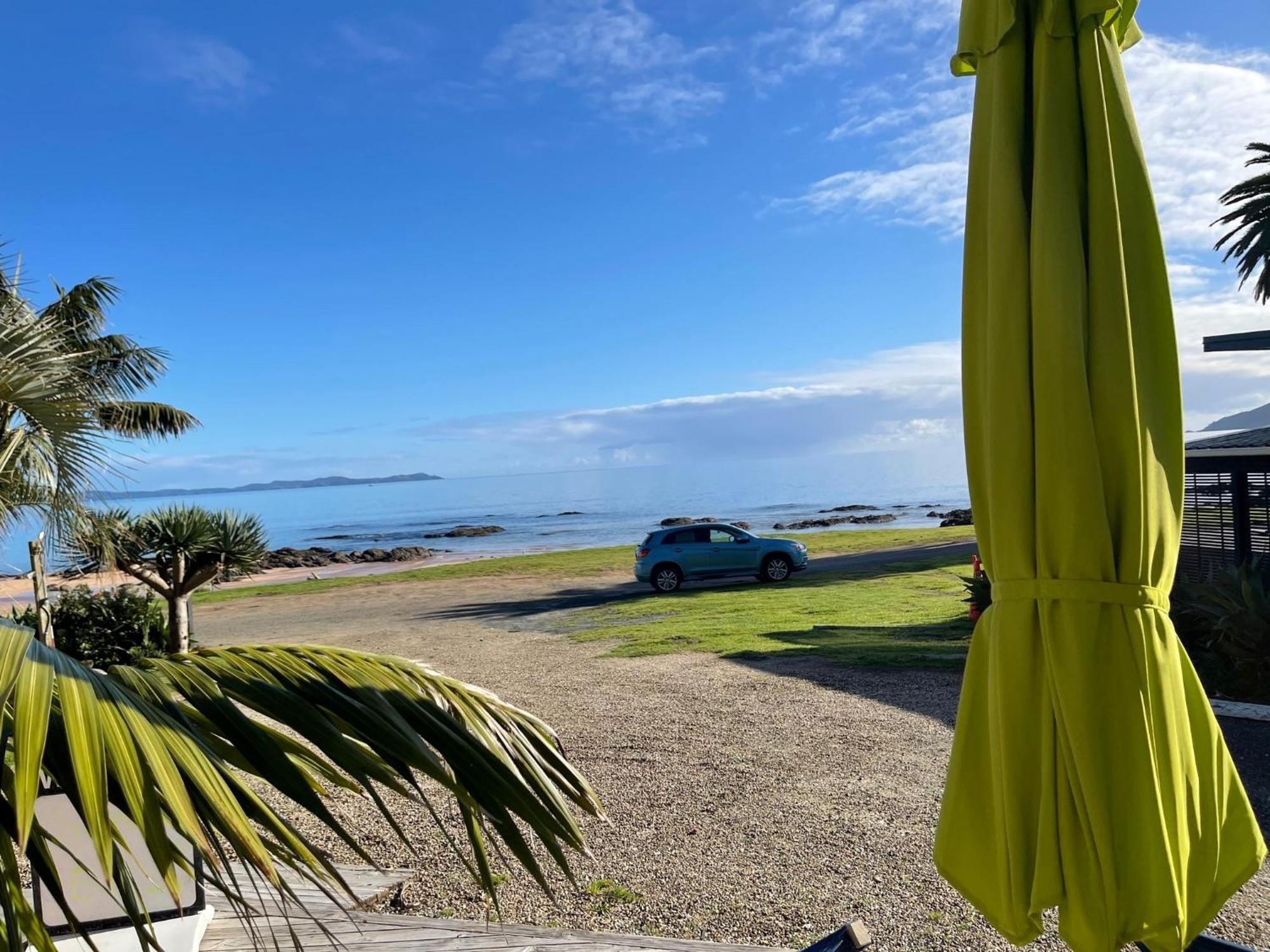 Driftwood Lodge Beachfront, Cable Bay, Northland 库珀海滩 外观 照片