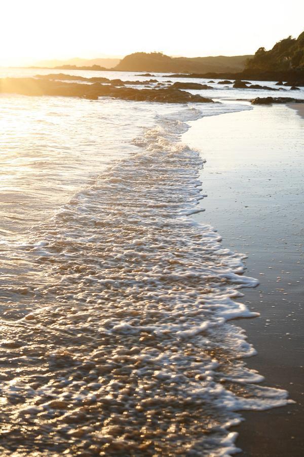 Driftwood Lodge Beachfront, Cable Bay, Northland 库珀海滩 外观 照片